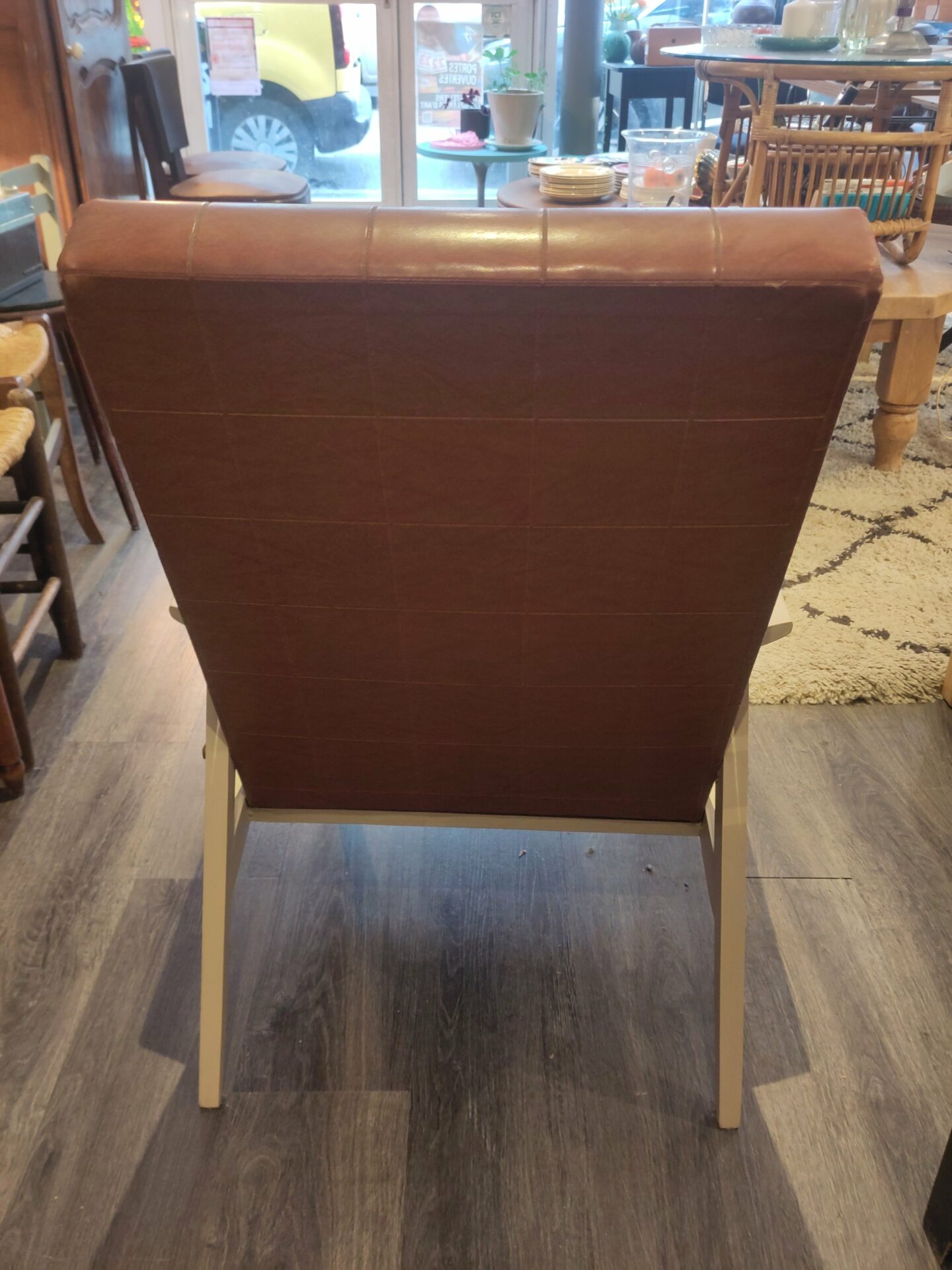 Fauteuil vintage skaï marron – Image 5