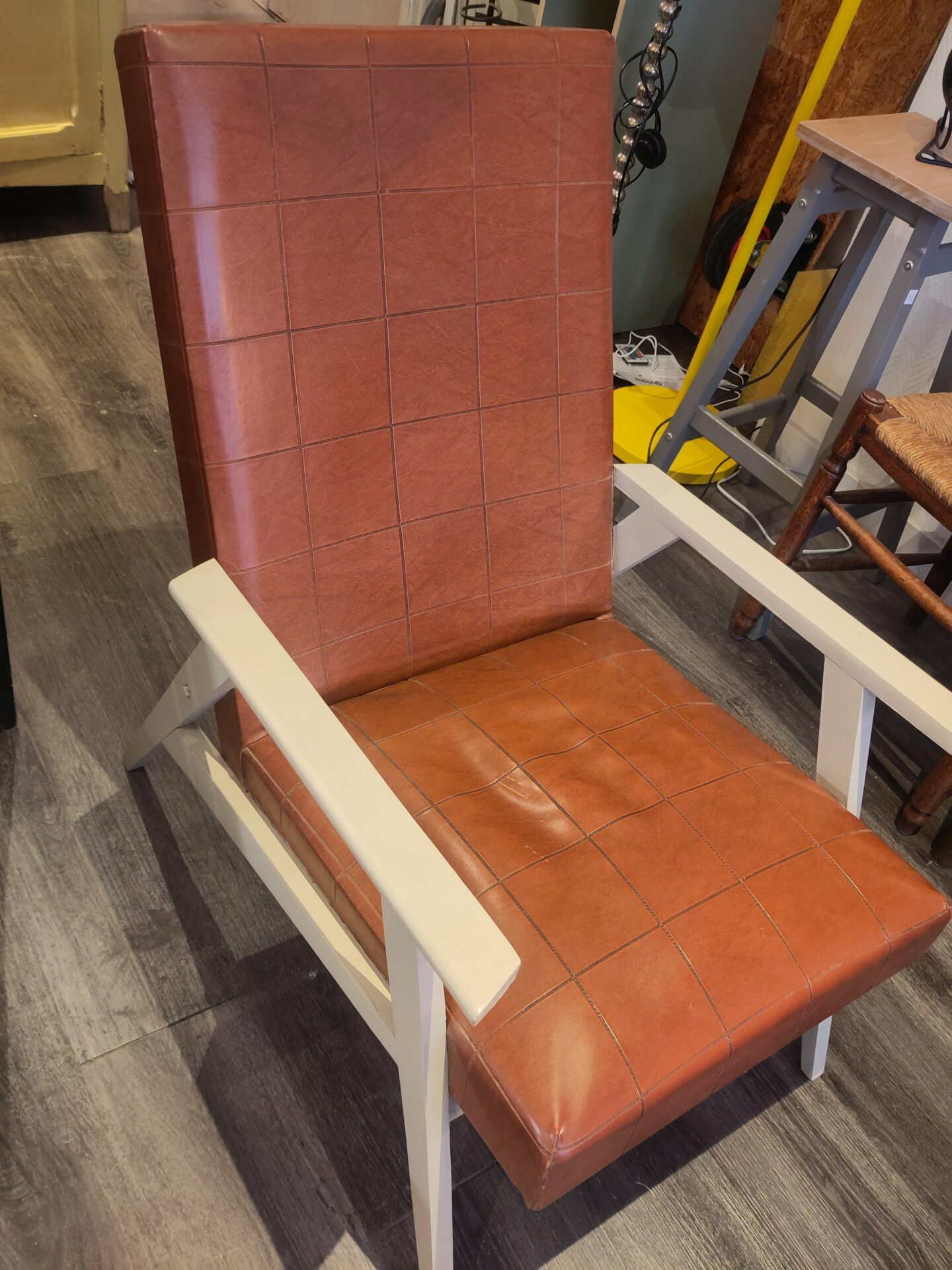 Fauteuil vintage skaï marron – Image 4
