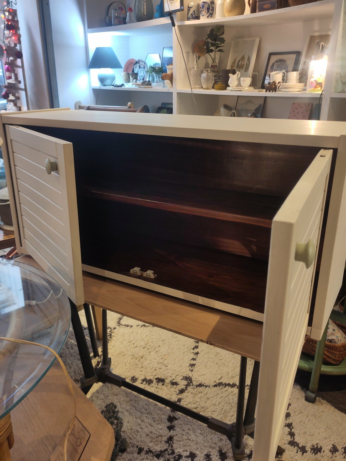 Banc d'entrée / TV en bois blanc – Image 4