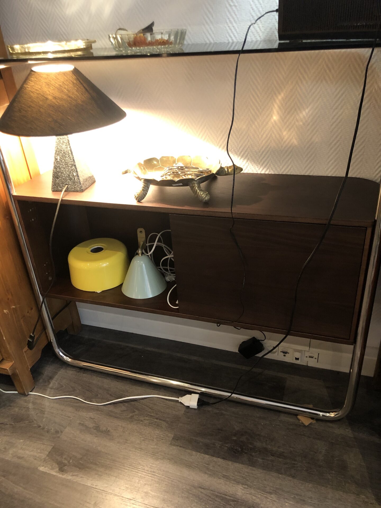Étagère en acier chromé et son caisson 1 porte – Image 4