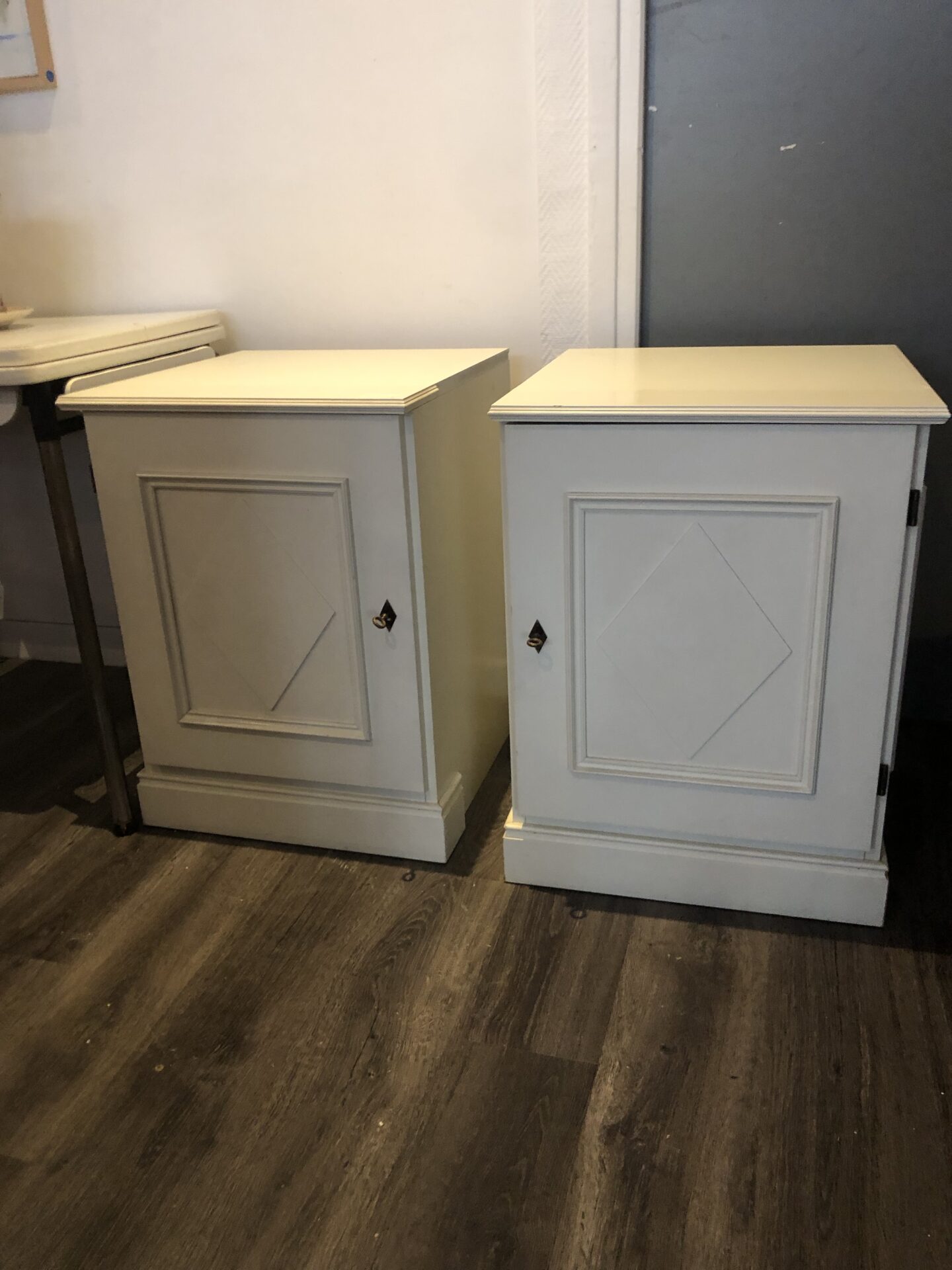 Paire de tables de chevet blanc – Image 2