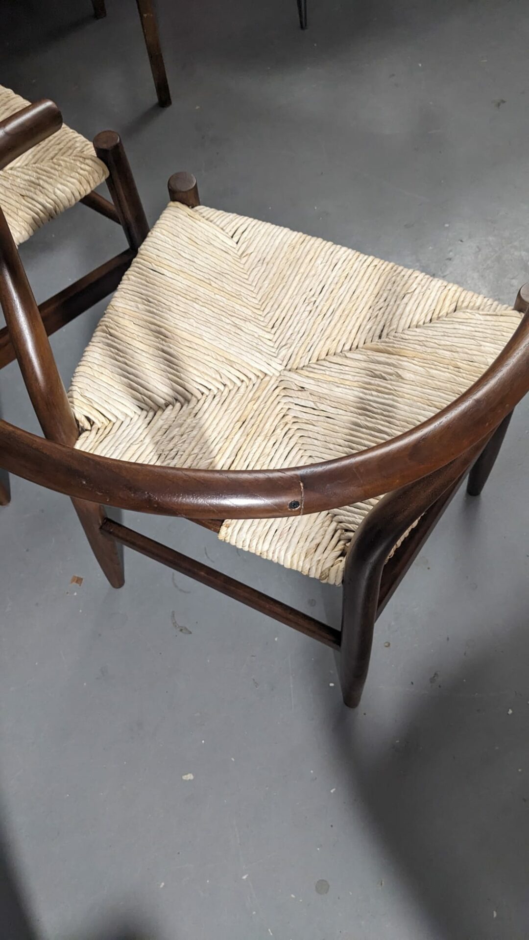 Lot de 2 chaises en mindi massif – Image 3