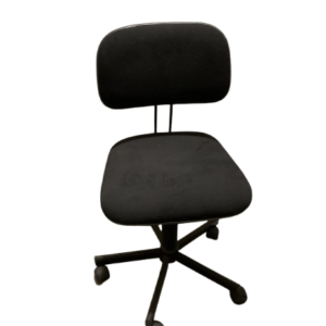 Chaise de bureau noire à roulettes