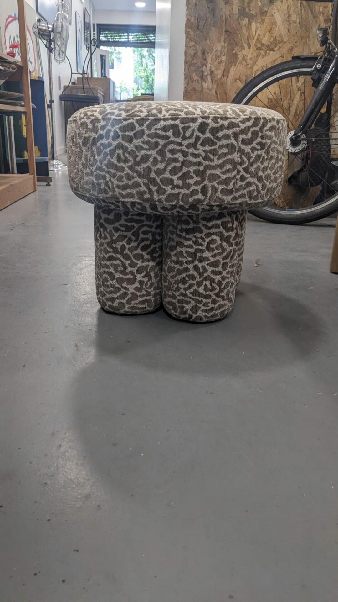 Corinthe - Pouf ou tabouret, Léopard marron – Image 9