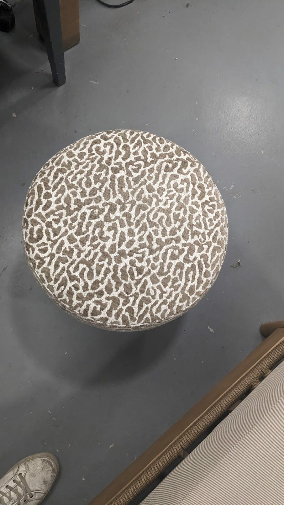 Corinthe - Pouf ou tabouret, Léopard marron – Image 6