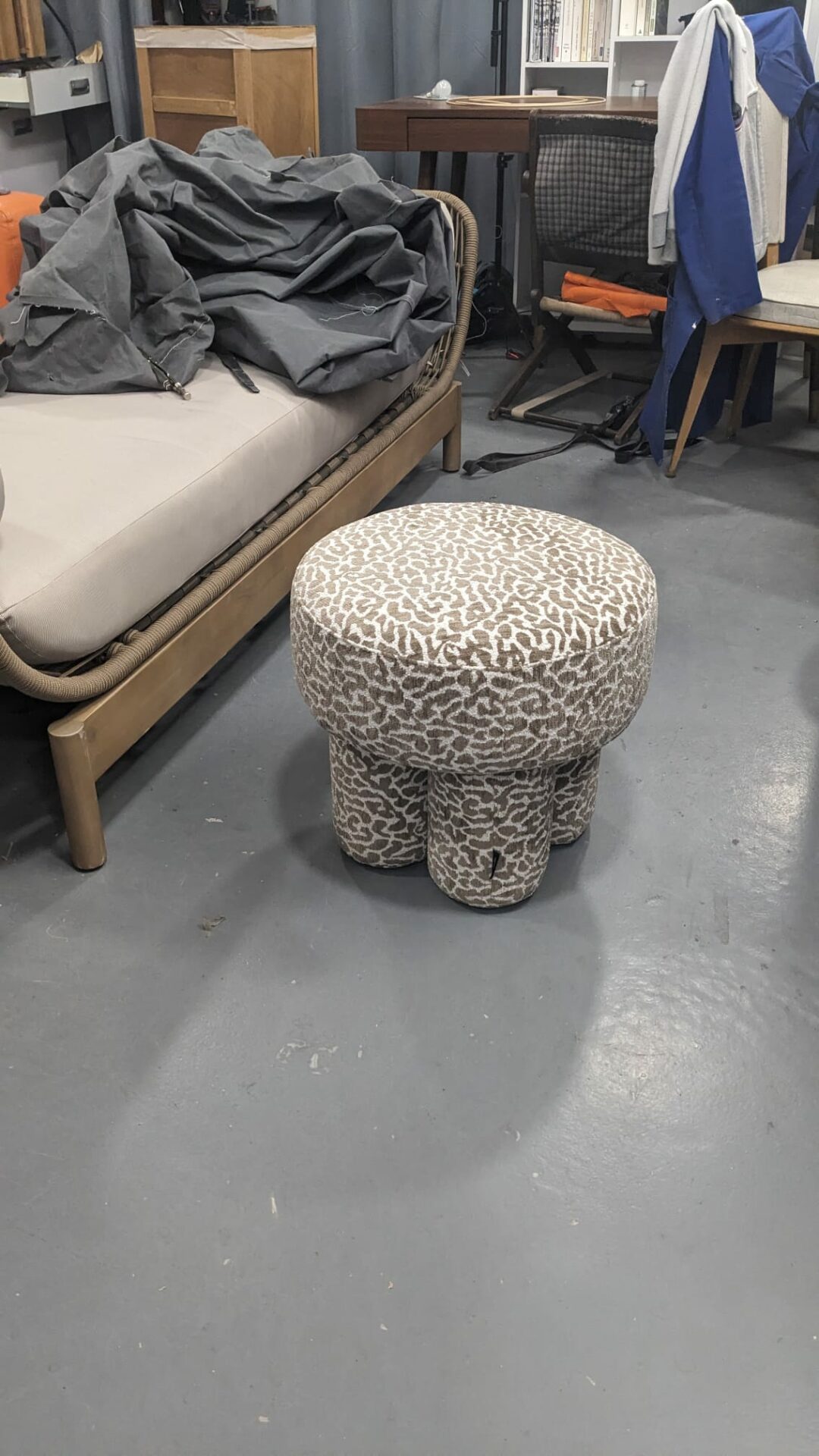 Corinthe - Pouf ou tabouret, Léopard marron – Image 5
