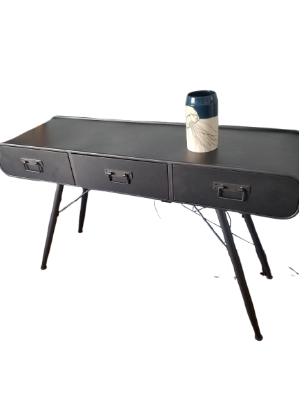 Console design en métal noir