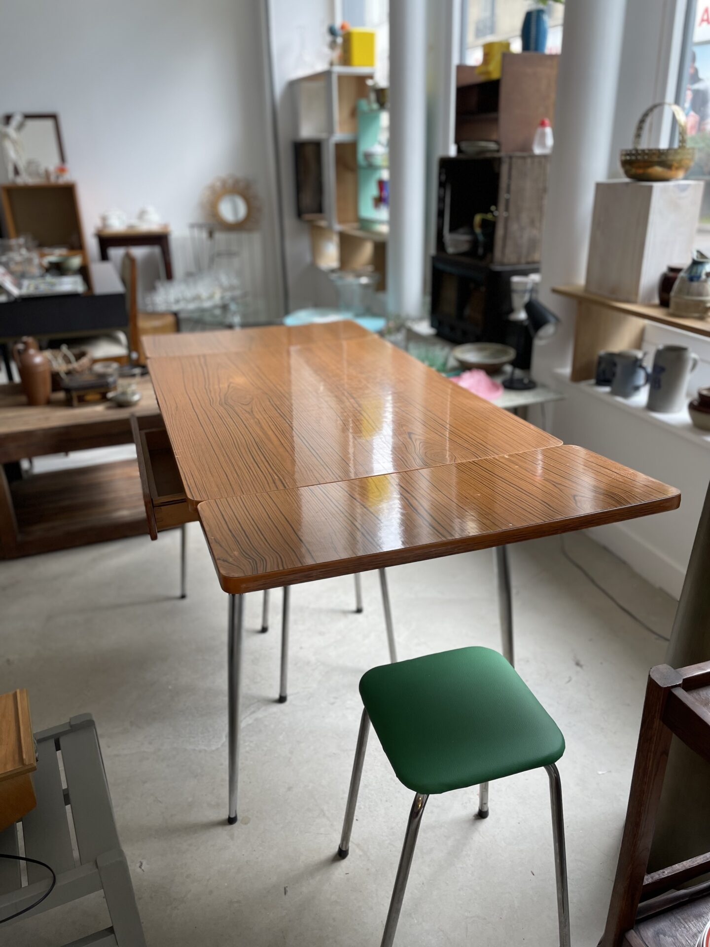 Table Formica marron extensible 4-8 personnes années 60/70 – Image 6