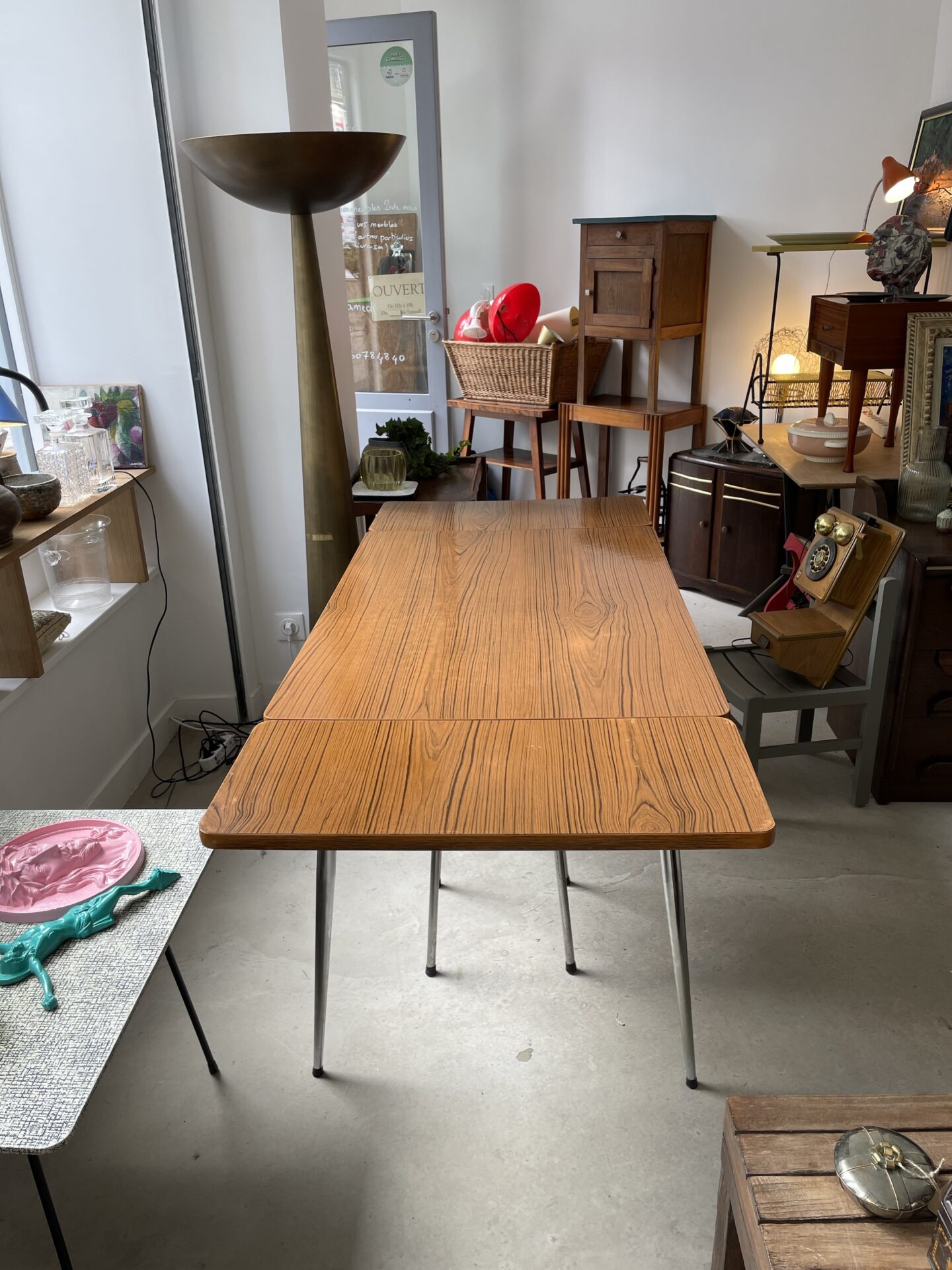 Table Formica marron extensible 4-8 personnes années 60/70 – Image 3