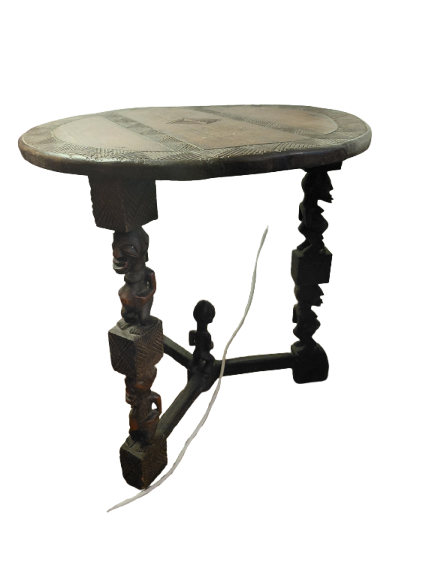 Table d'appoint en bois sculptée