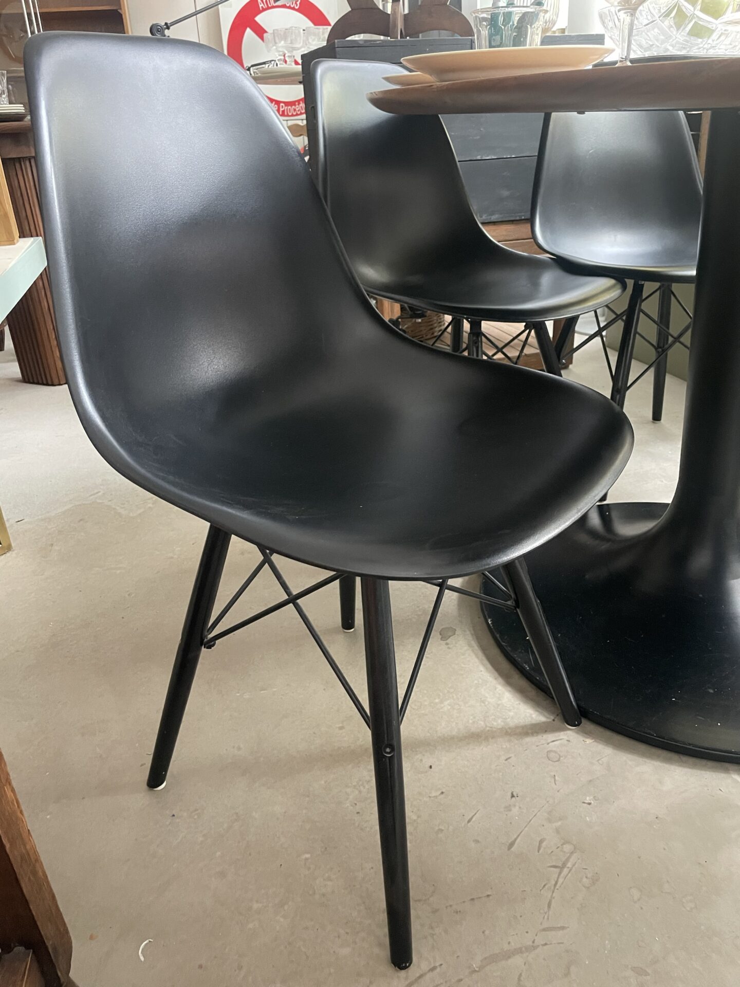 Paire de chaises modernes noires – Image 5