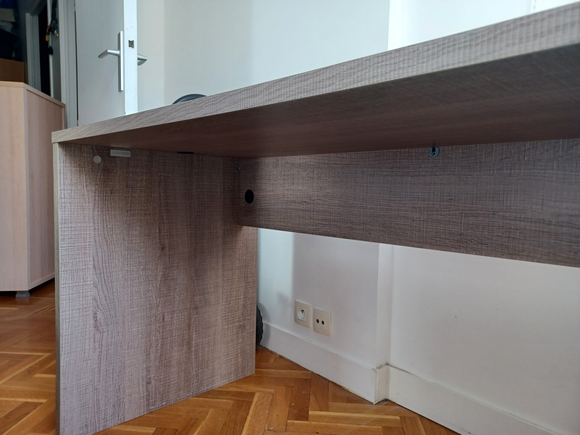 Bureau Gautier 2 pieds panneaux – Image 3
