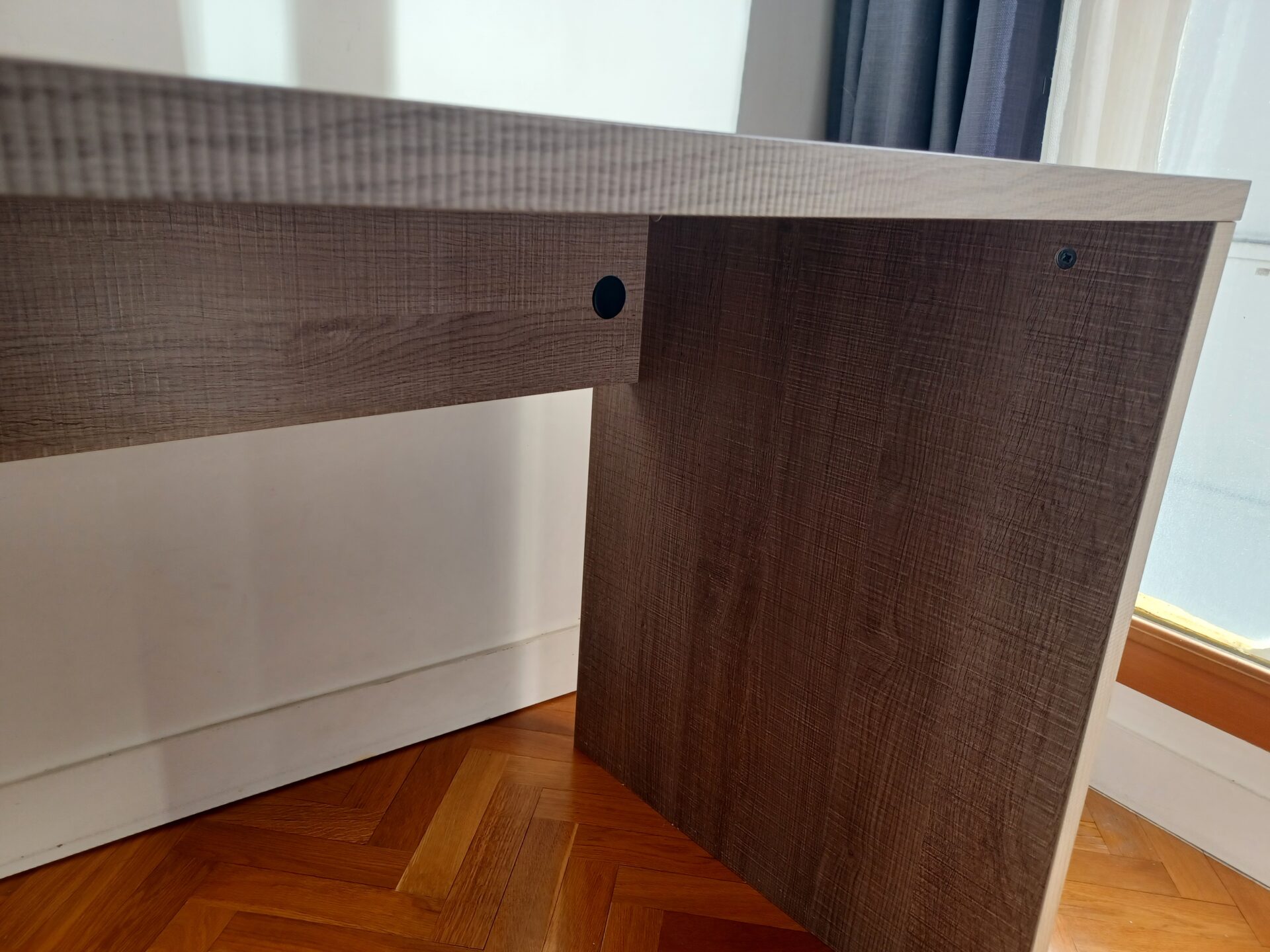 Bureau Gautier 2 pieds panneaux – Image 4