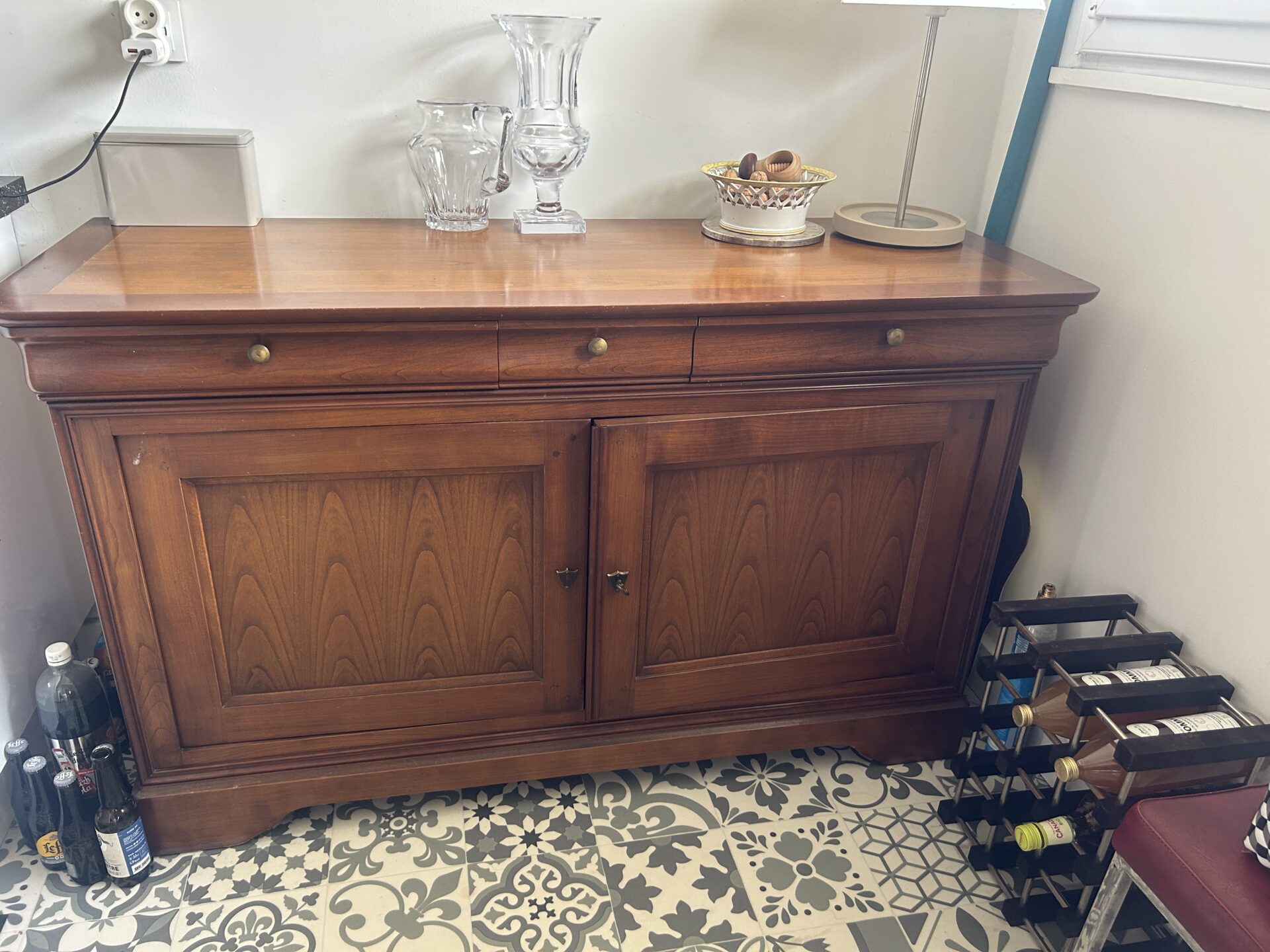 Buffet en bois 3 tiroirs et 2 portes – Image 2