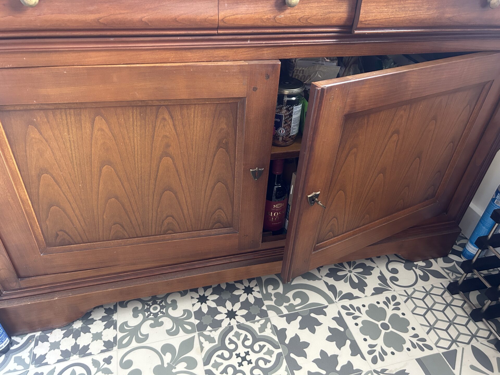 Buffet en bois 3 tiroirs et 2 portes – Image 4