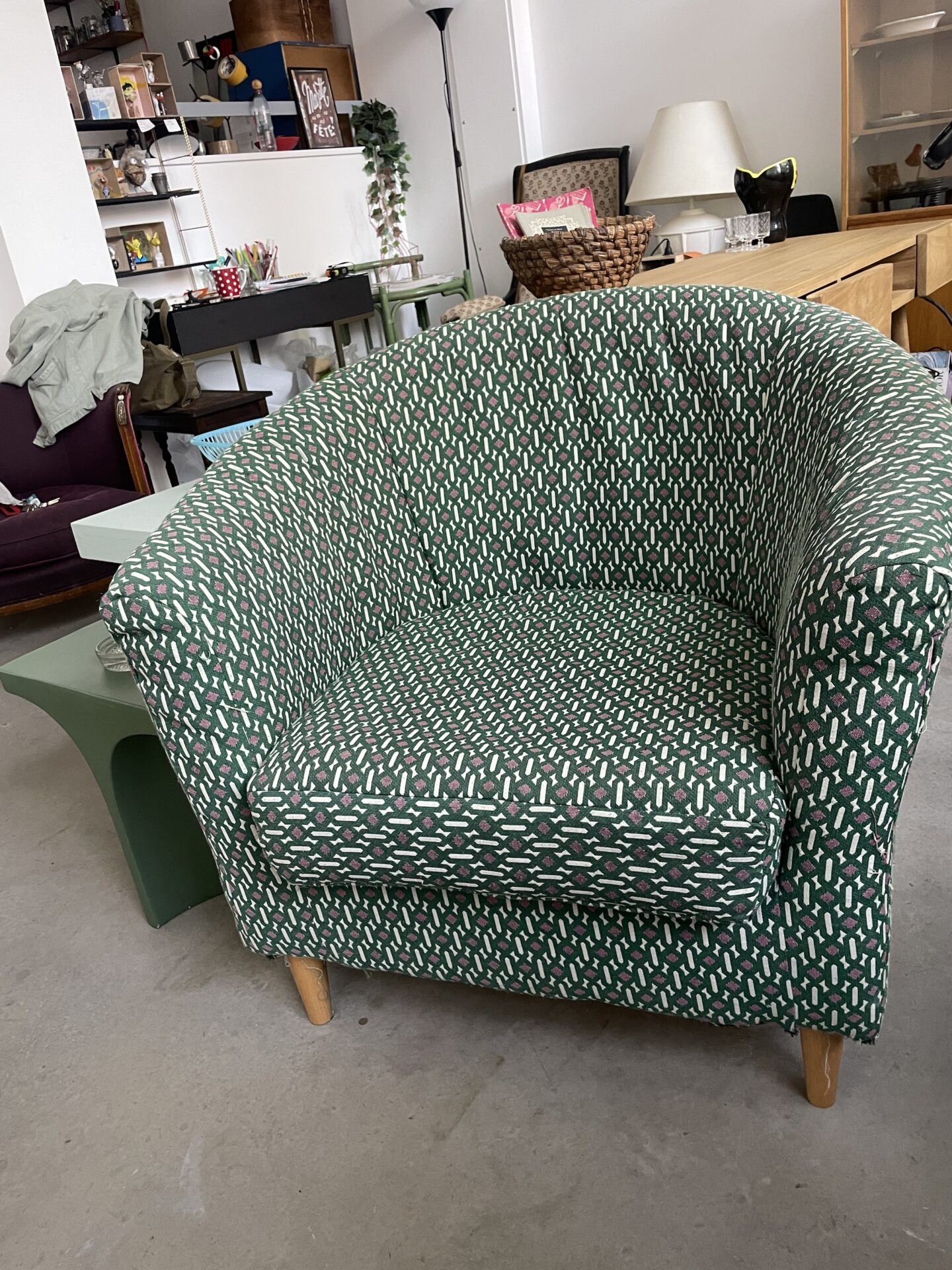 Fauteuil à motifs verts – Image 5