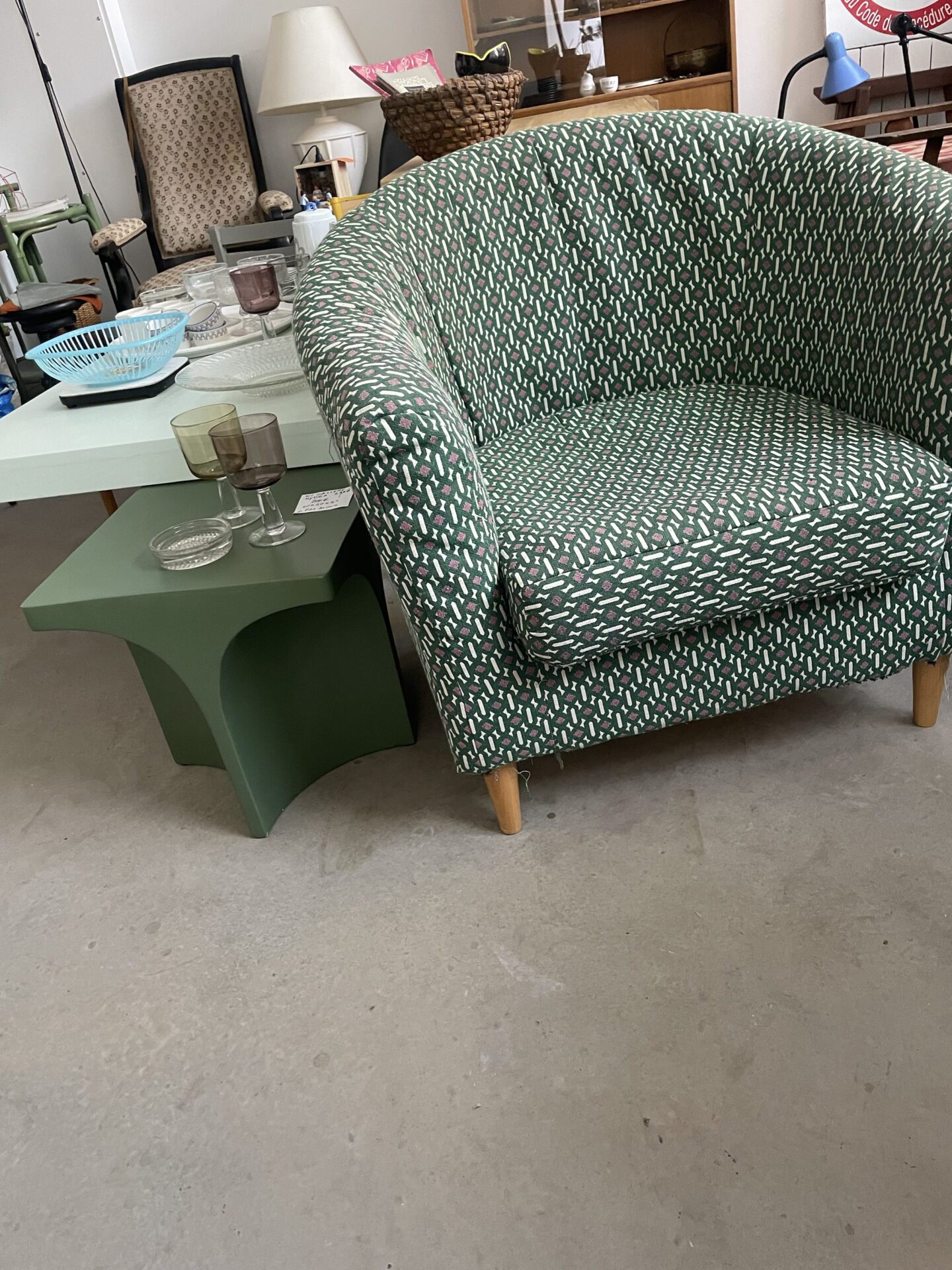 Fauteuil à motifs verts – Image 4