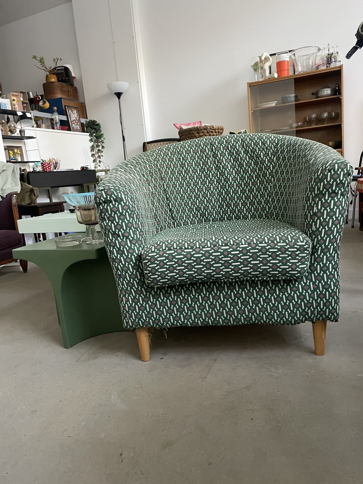 Fauteuil à motifs verts – Image 2