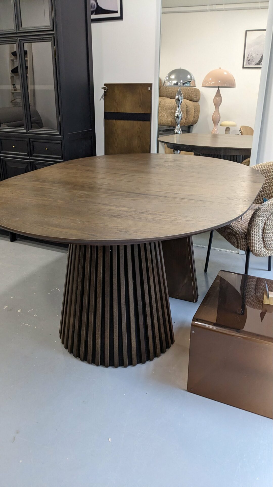 FREYA Table à manger ronde extensible 4 à 8 p. – Image 6